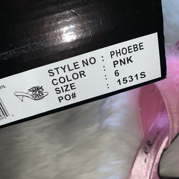 Fur heels size 6 - Picture 4 of 4